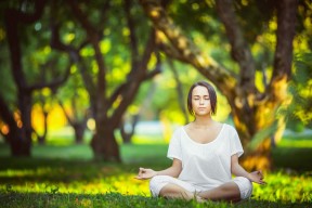 雷竞技王者荣耀-双线溃败，穆古鲁扎十二连败深渊与篮网教练帅位危机
